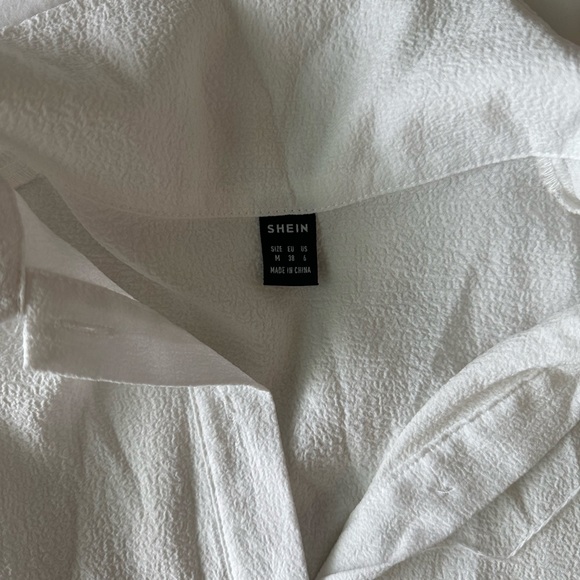 While flowy blouse - Picture 2 of 2